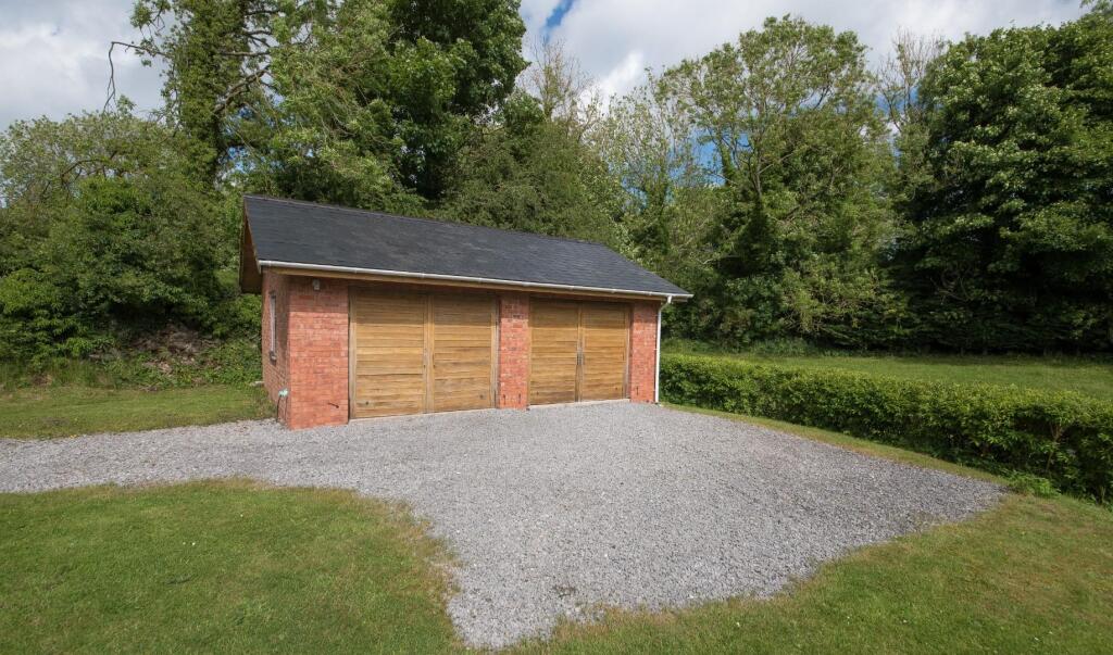 DOUBLE GARAGE