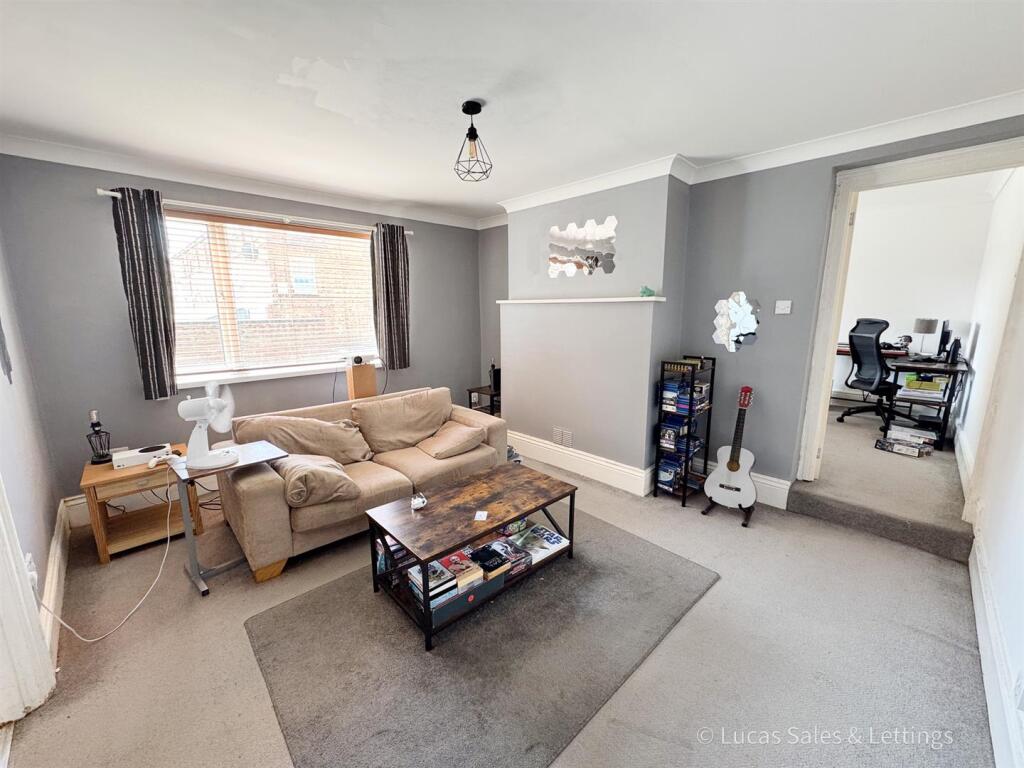 52b Tresham St Kettering-6.jpg