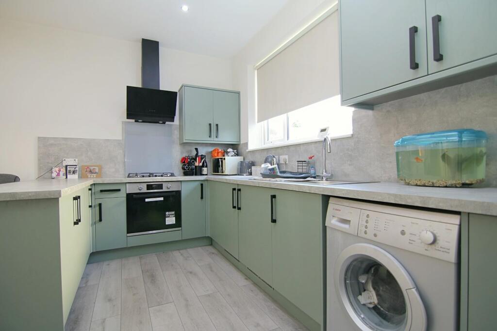 FLAT A KITCHEN