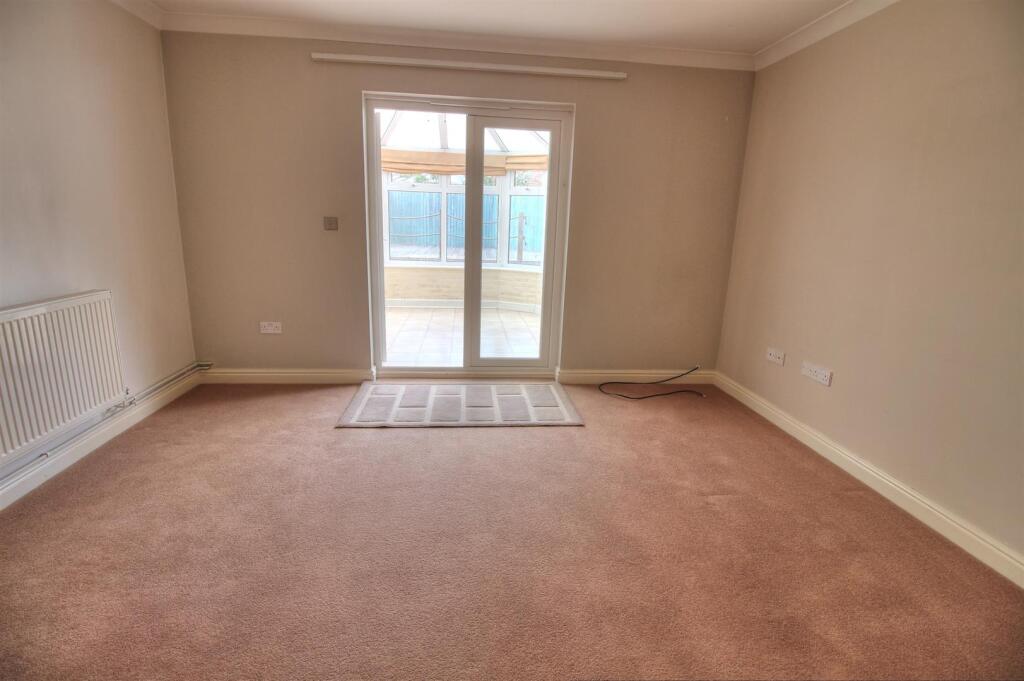Sitting Room Alt (Custom).jpg