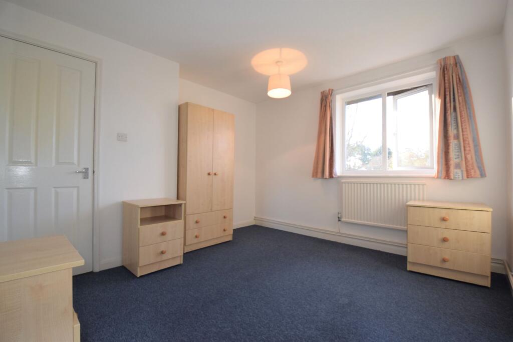 Back bedroom