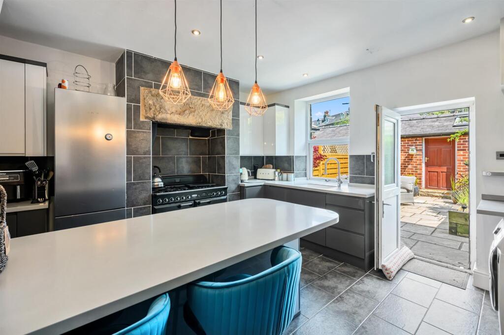 Saxton Mee 2 Fern Royd -0023.jpg