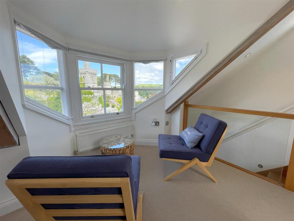 dormer seating 2.jpg