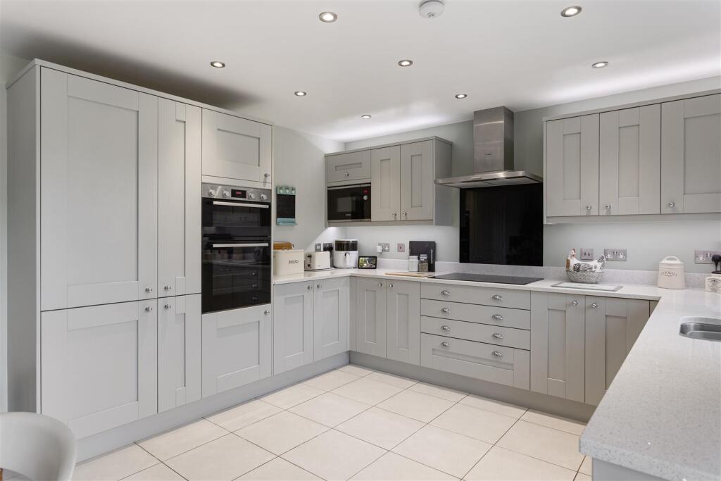 11_Farefield_Close_66.jpg