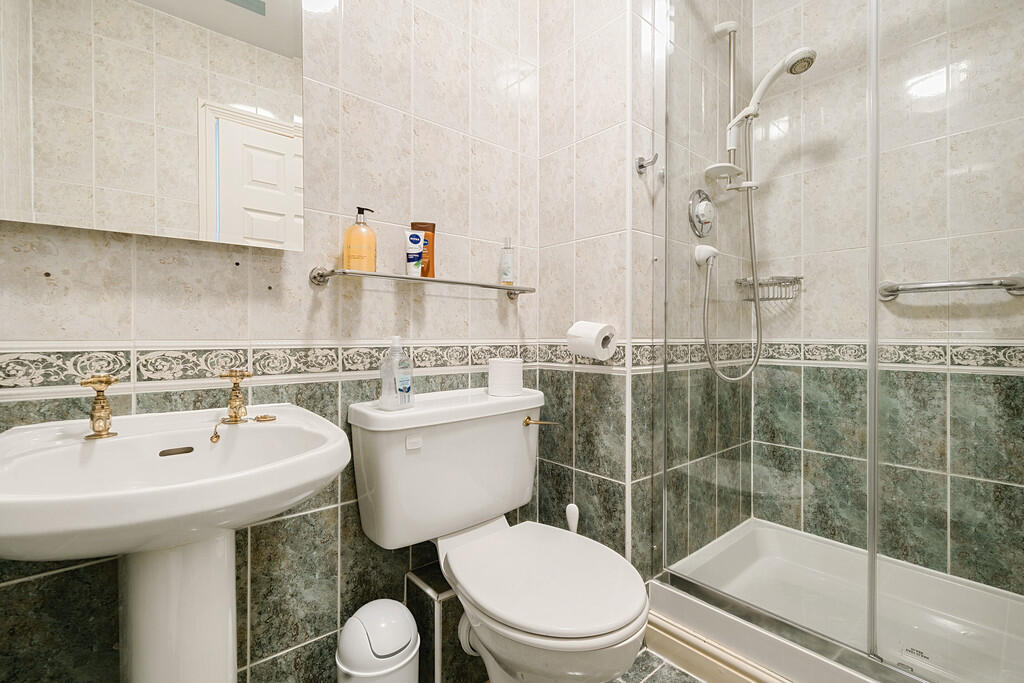 En-Suite Shower R...