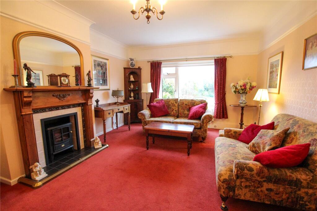 Lounge.