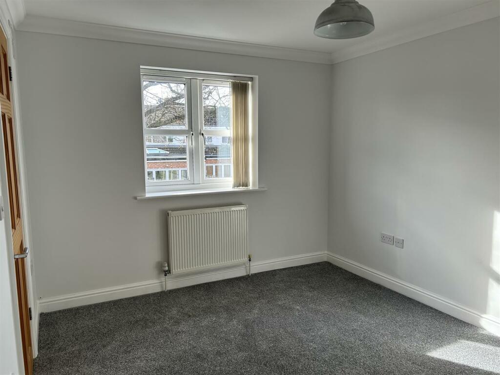 Bedroom 1.JPG