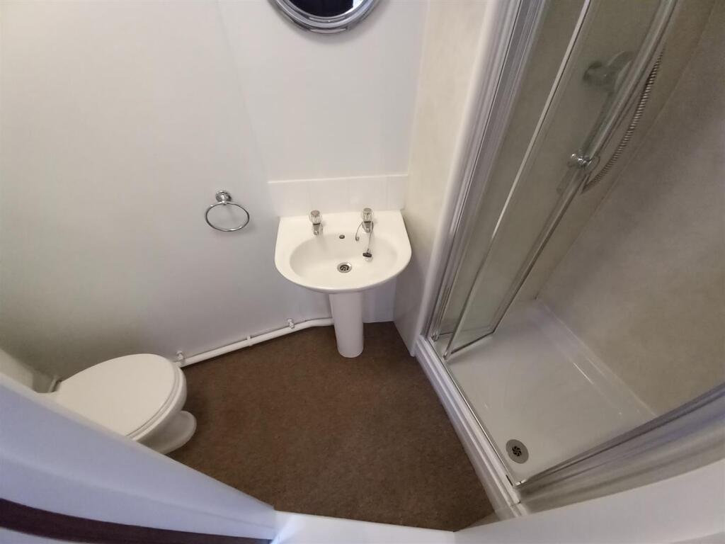 3 Torr Cotts GF Ensuite.jpg
