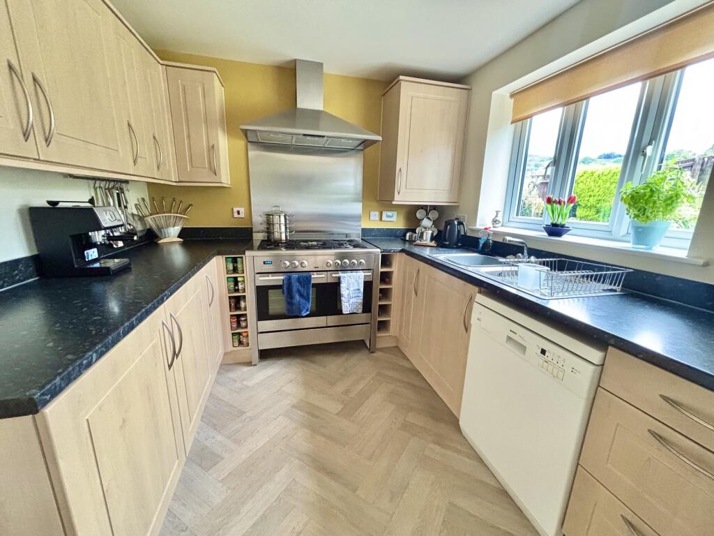 Kitchen / Breakfast Room