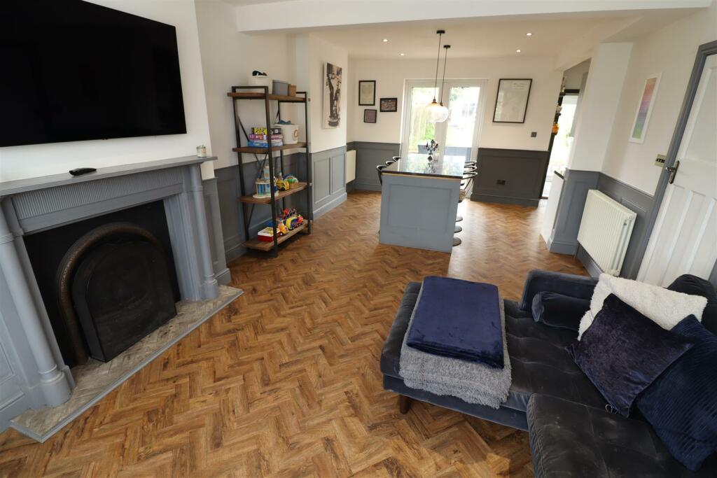 Open Plan Lounge / Dining / Kitchen