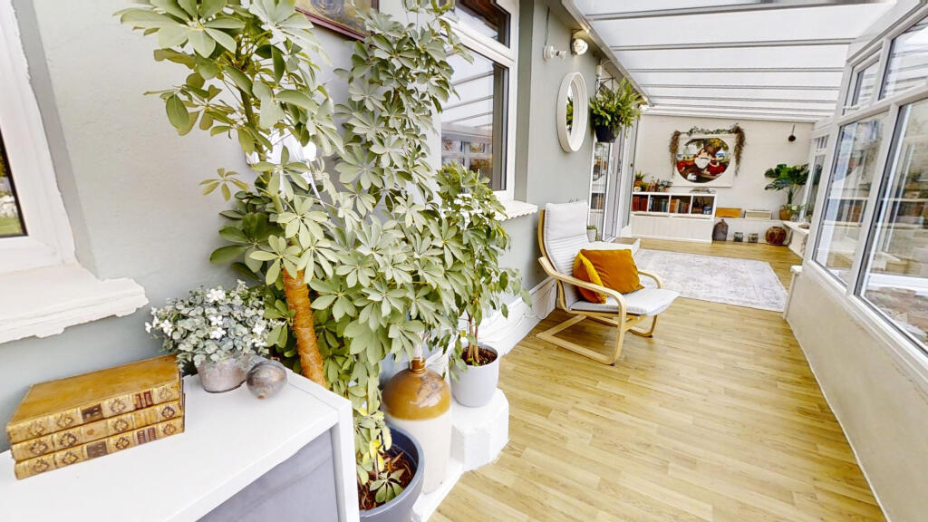 Park-Estate-Road-Portland-Dorset-UK-10092025_13334