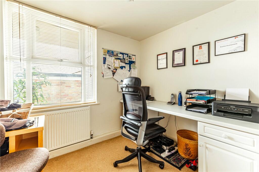 Bedroom/Study