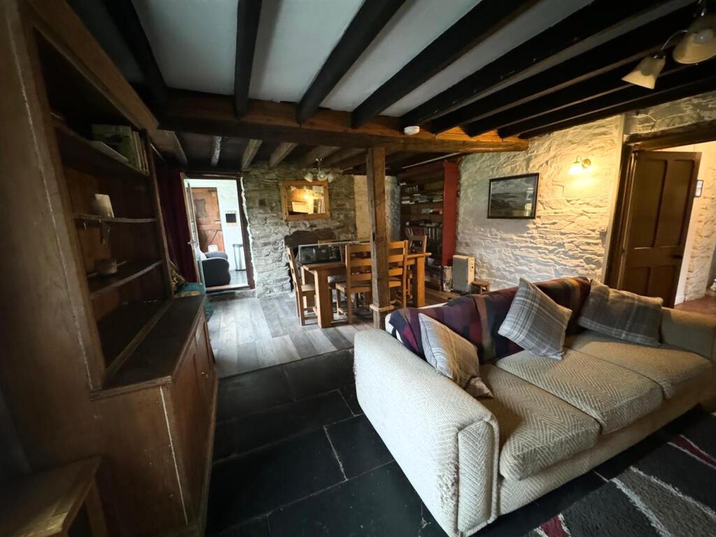 LIVING ROOM/ DINING ROOM
