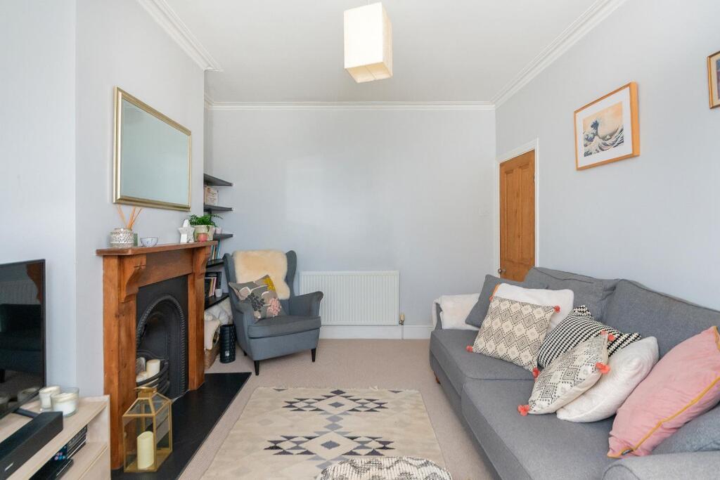 0S6RBN - Living Room B.jpg