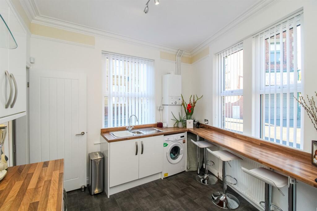 BREAKFAST KITCHEN
