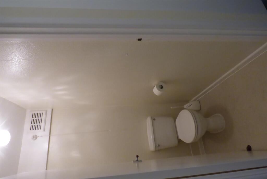 Toilet.JPG