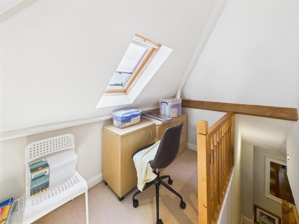 Landing/Office Area