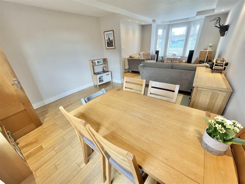 Lounge Dining Room Aspect 7