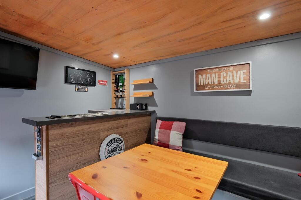 005-32 Meadowburn Road, Wishaw ML2 8LB.jpg