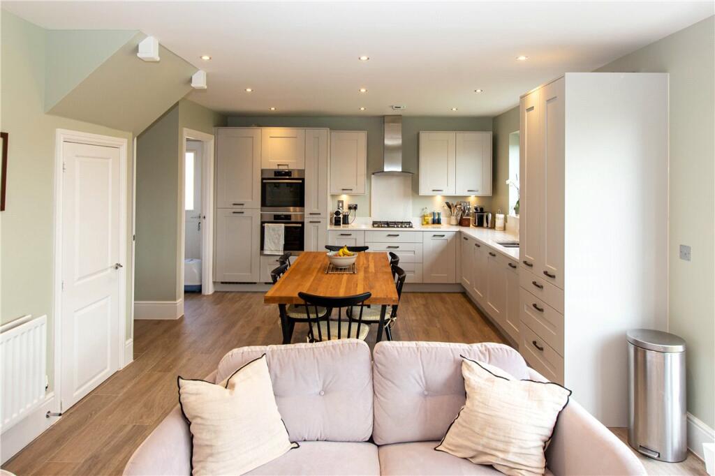 Family/Diner/Kitchen