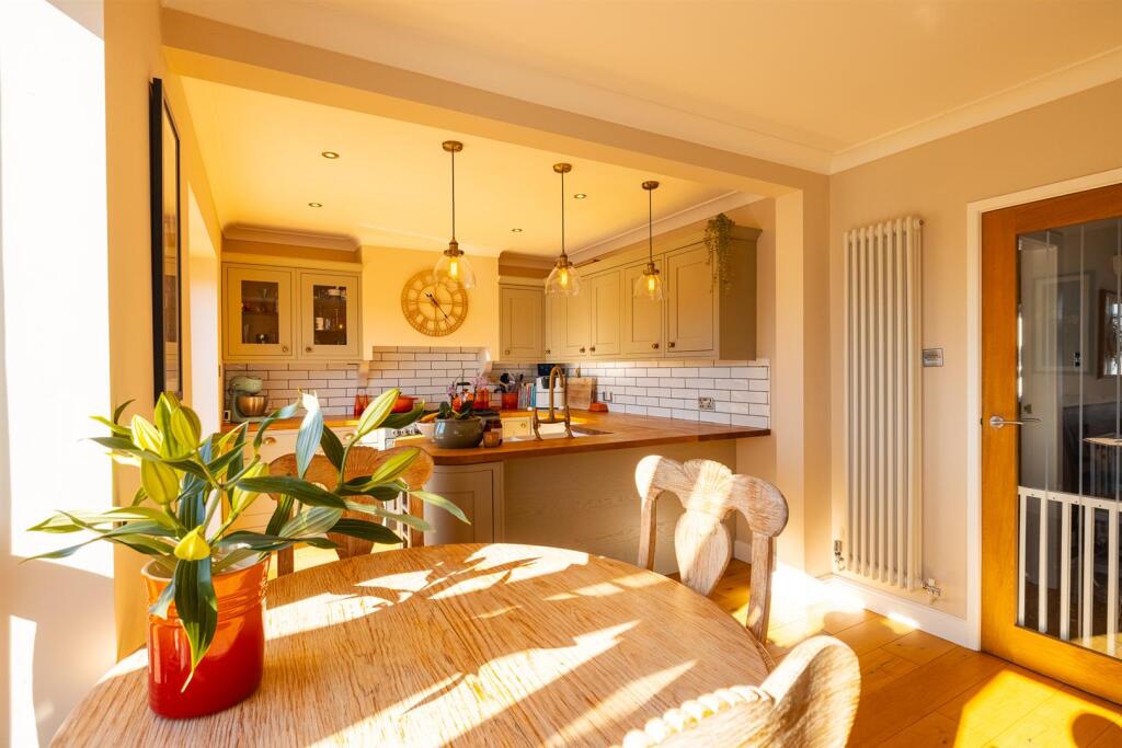 5 Axholme Close-59.jpg