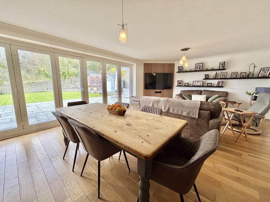 Kitchen/Open Plan Living Room