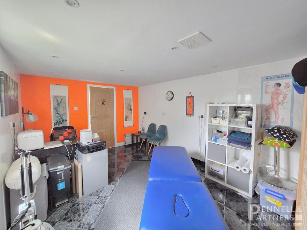 studio / office 