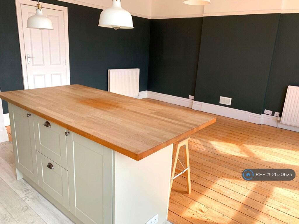 Kitchen / Living Space