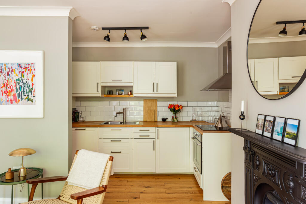 289050 - 25_5_TMH E1 2HS7032-Enhanced-NR.jpg