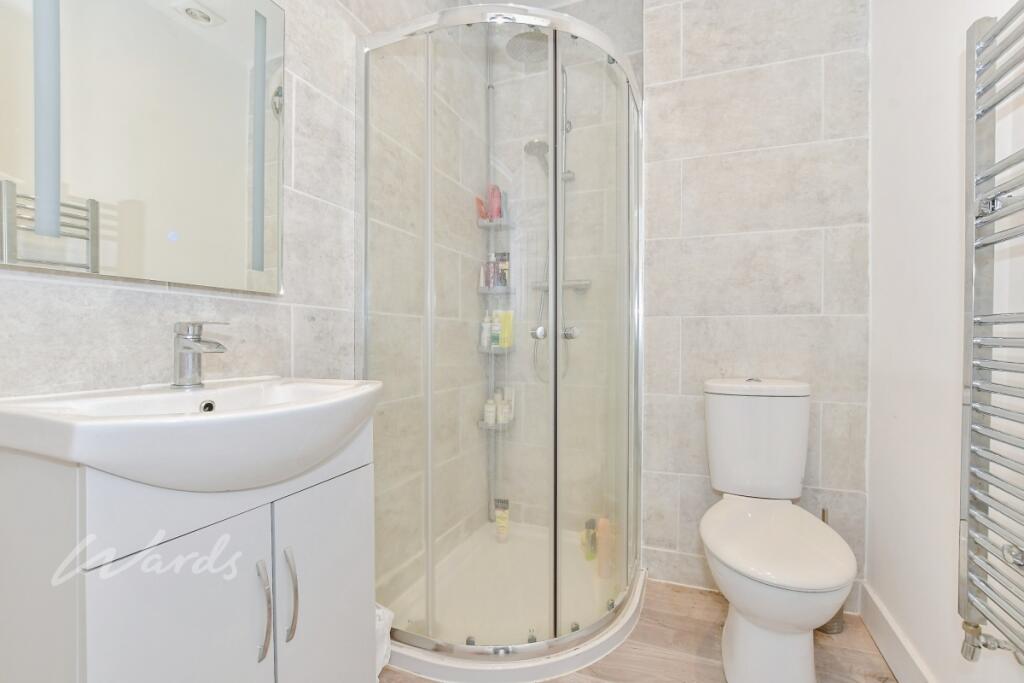 Augusta 31 shower...
