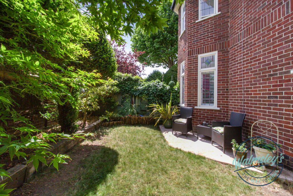 Side garden