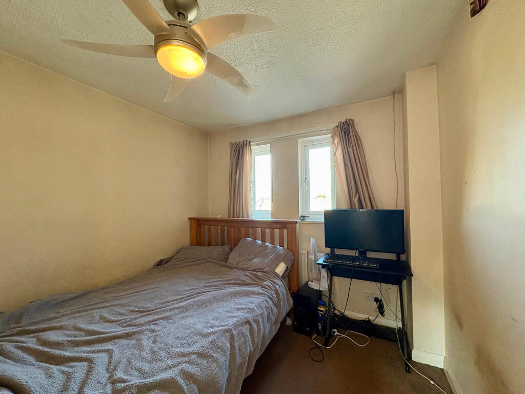 87 Sunningdale Bed 3.jpg