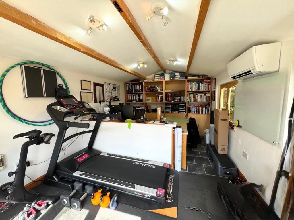 Woodlands - Office.jpg