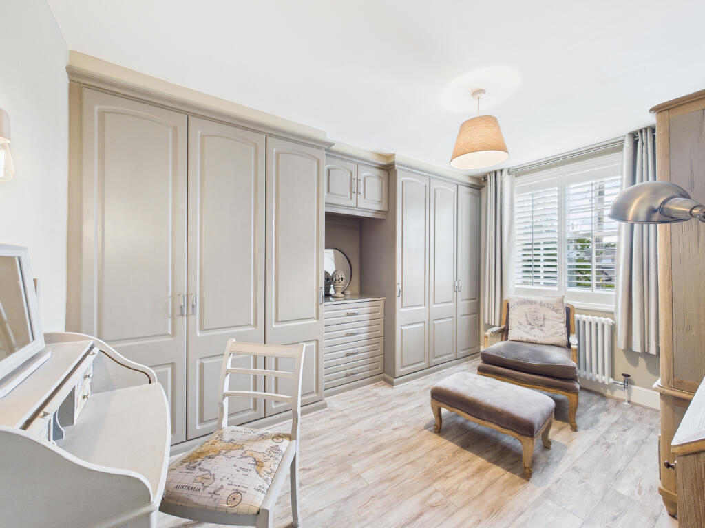 CAM01354G0-PR0600-STILL026