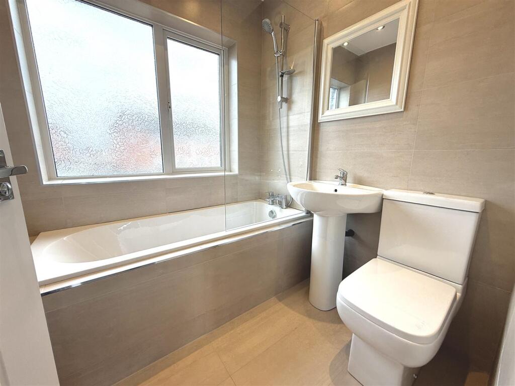 Bathroom.JPG