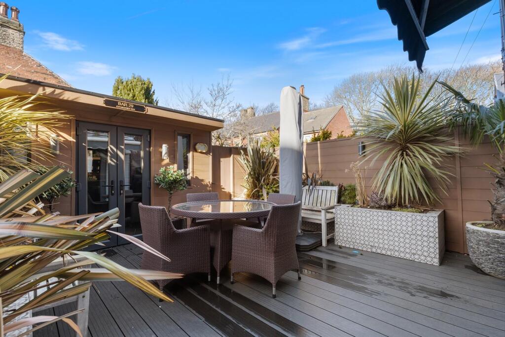 29 Victoria Crescent, Barnsley 13_297.jpg