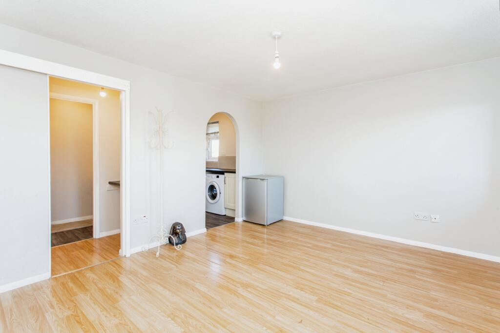 Living/Bedroom Area
