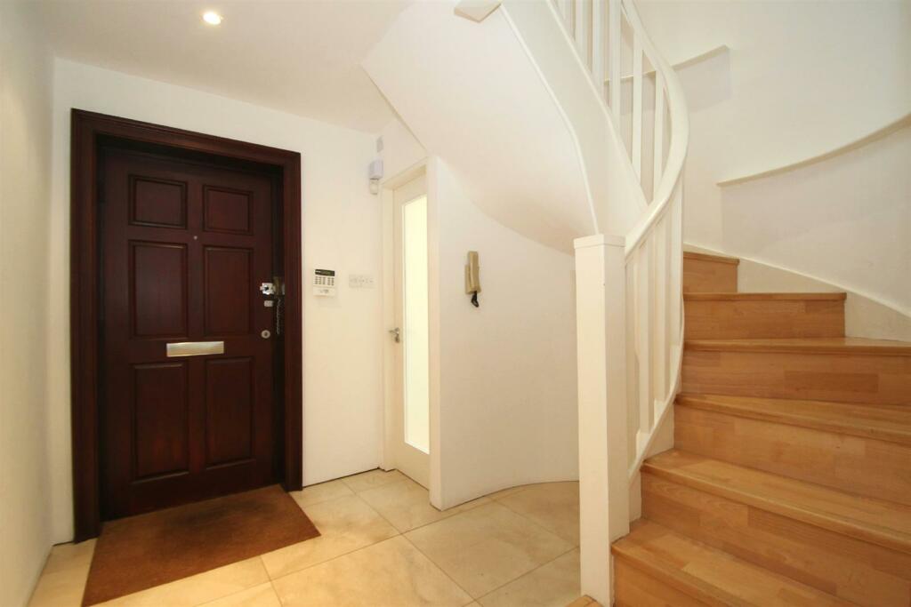 Hall 1