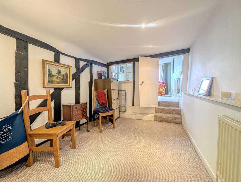 Bedroom 2 / Dressing