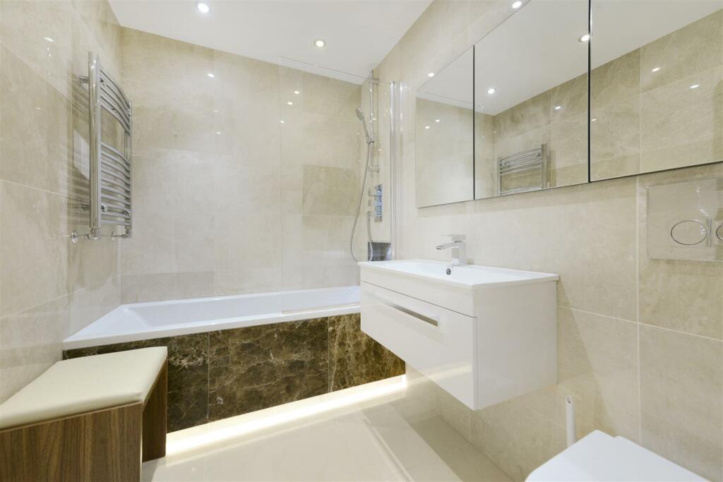 36 CH Family bathroom.jpg