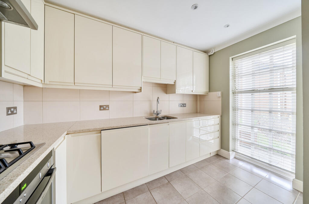 1396176-5-695d214...