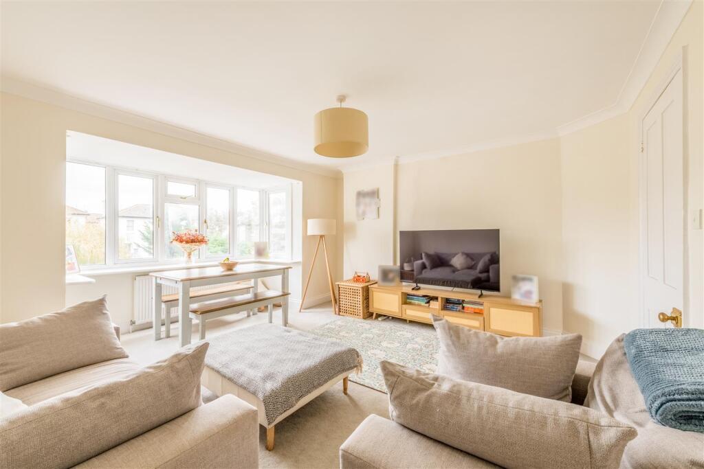 Flat 5, 36 Wilbury Road-7.jpg