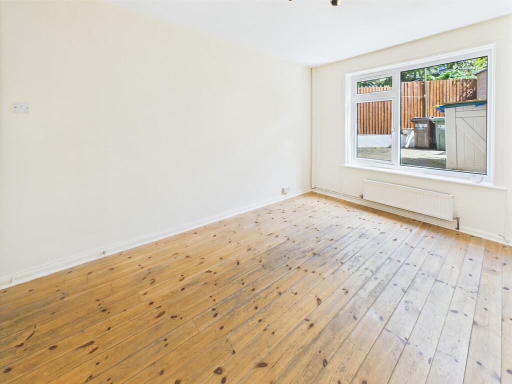 CAM03974G0-PR0138...