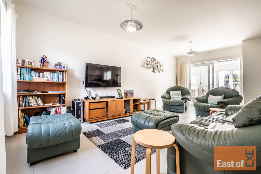 5 Catherines Clos...