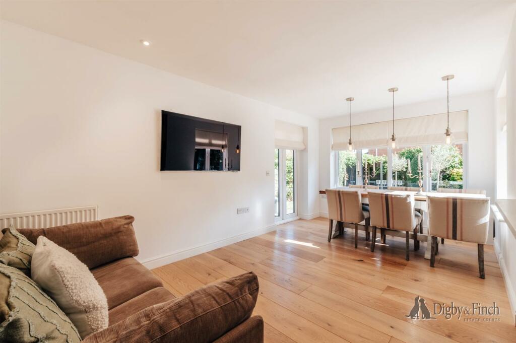 3 Witchley Close -16.jpg