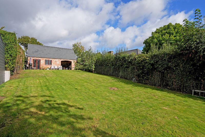 Garden &amp; Outbuilding 