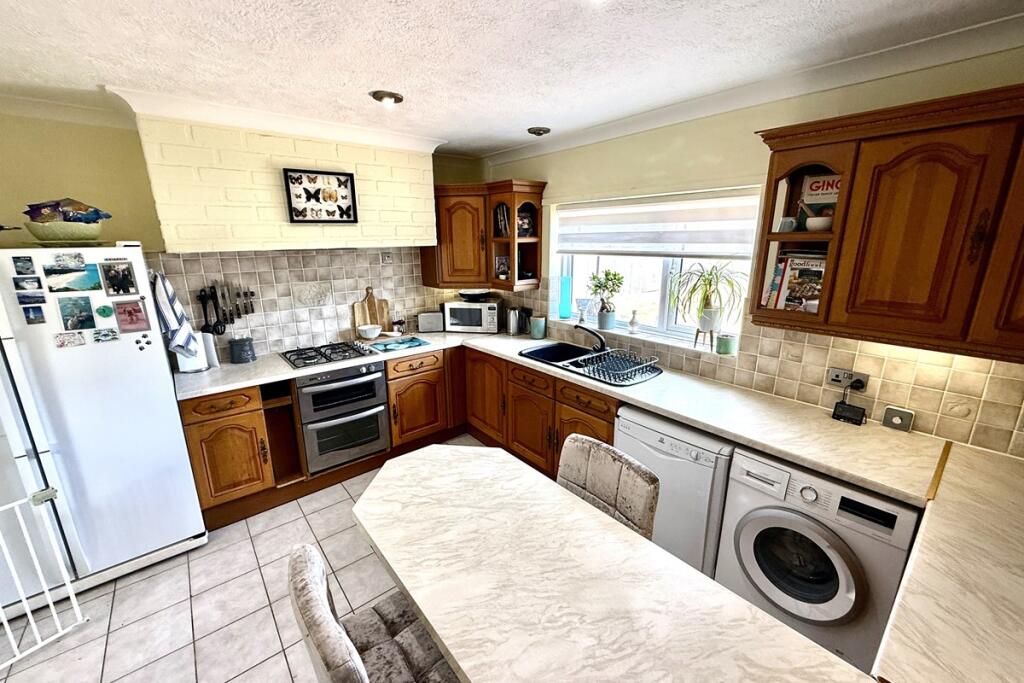 Kitchen/Breakfast Ro