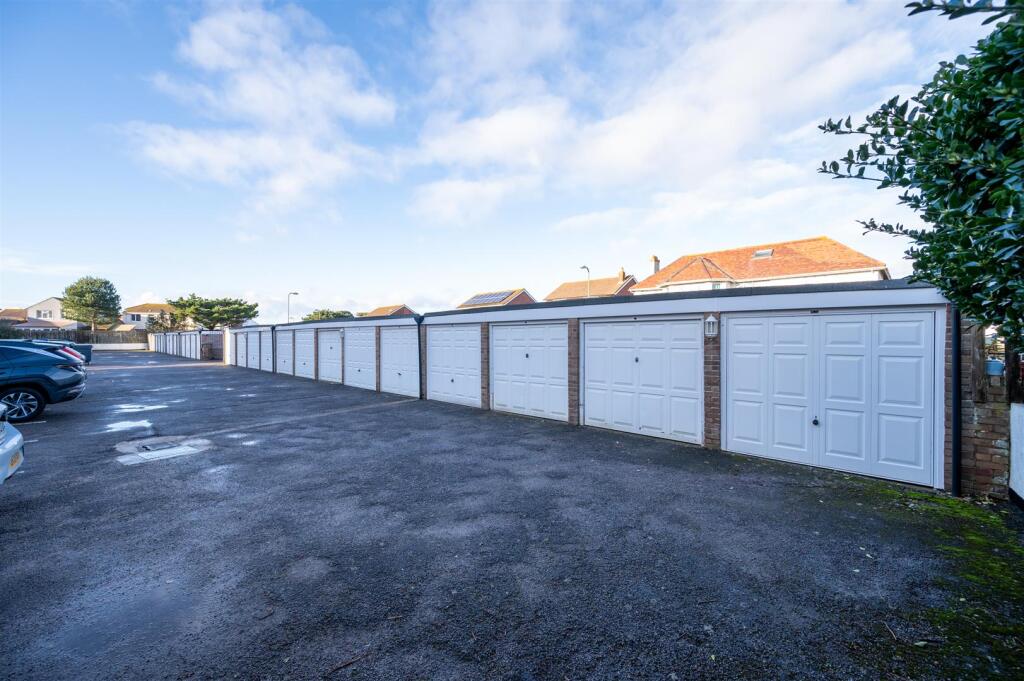 7 Shearwater Court 25 24.jpg