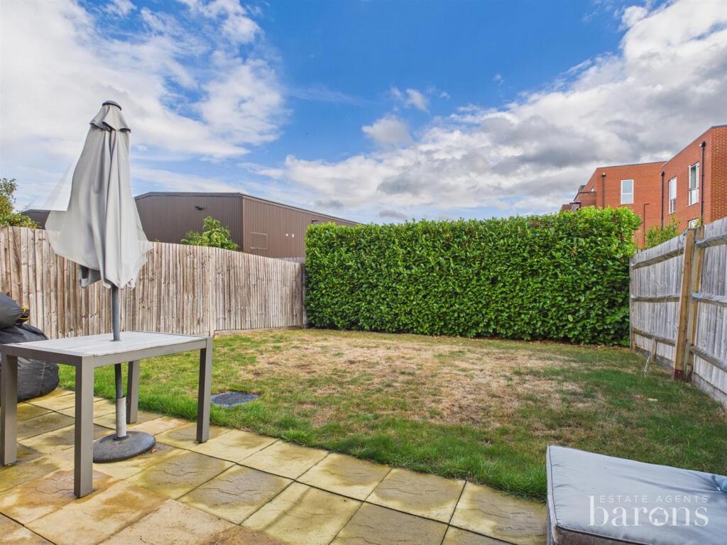 CAM05500G0-PR0052-STILL005 - Copy.jpg