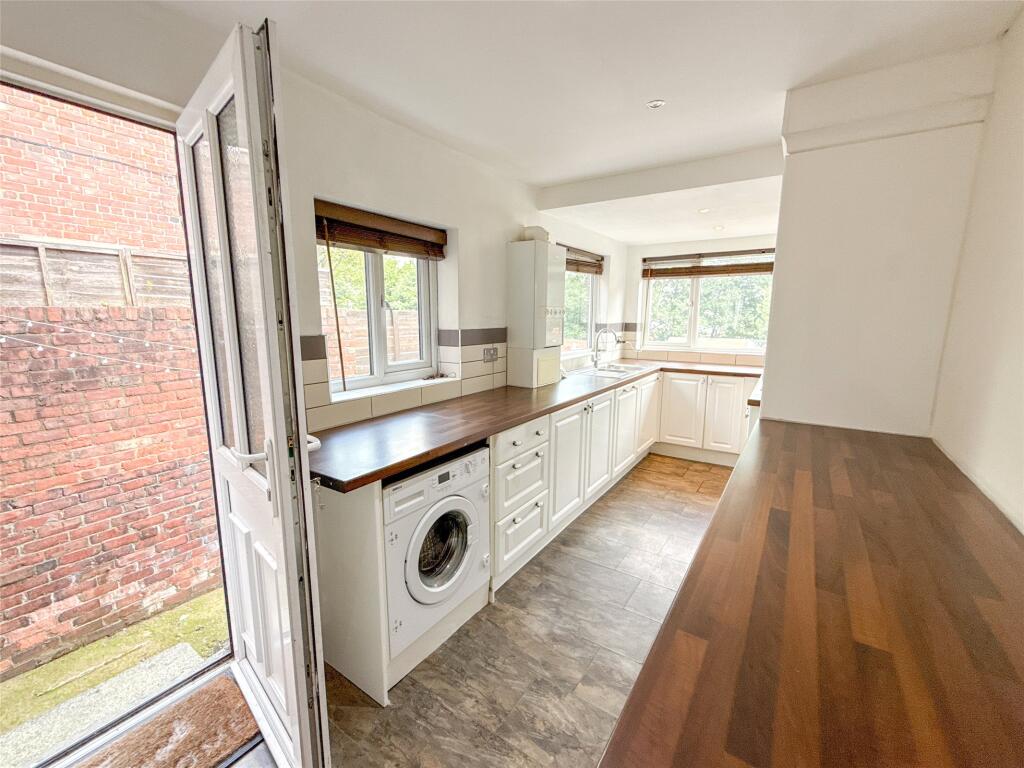 Breakfasting Kitchen